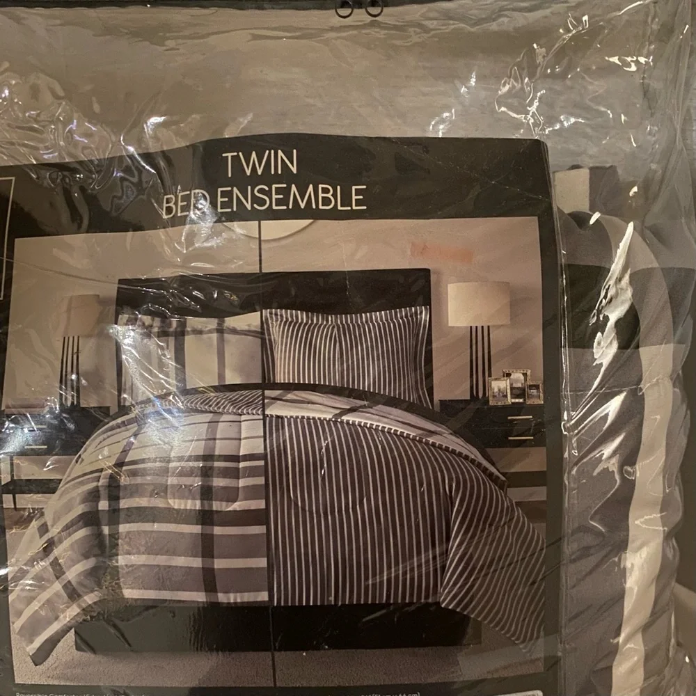 Fairfield Square Collection Jackson Reversible Stripe/Plaid Twin Comforter set